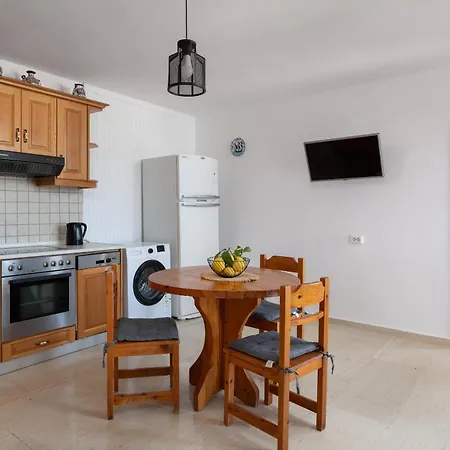 4 Bedroom With Sea View And Acropolis View Villa *
